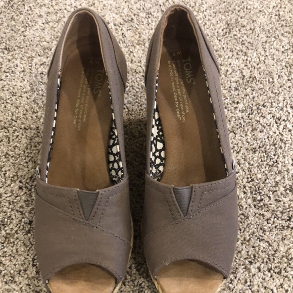 TOMS Women's Classic Wedge Sandal Tan W8 Shoes 380113 - Picture 3 of 4